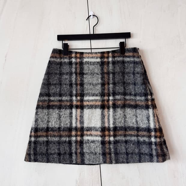 (파격할인)새상품 컨디션 COS 울 체크 패턴 미니 스커트 EUR 38(