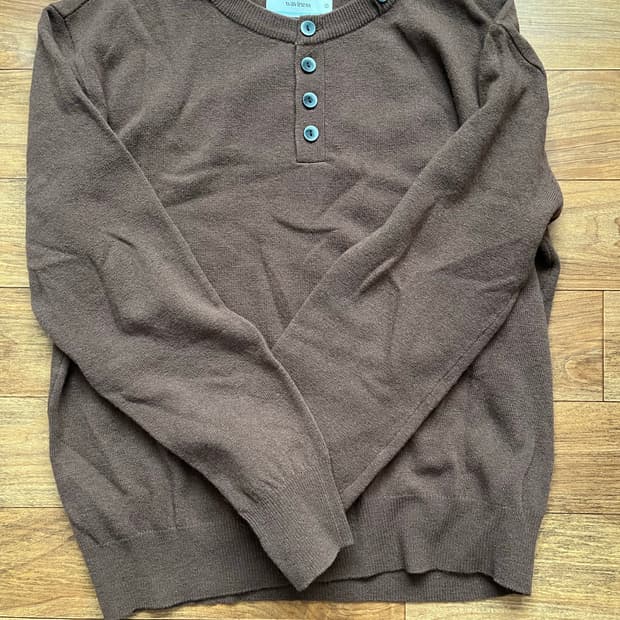 웨이비니스 헨리넥니트 브라운2