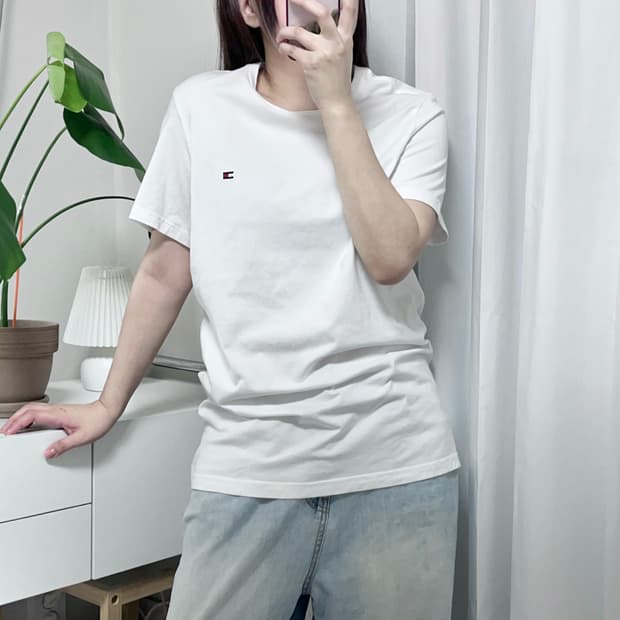 타미 화이트 라운드 반팔티 [ S ]