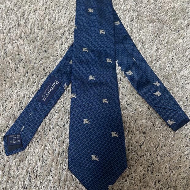이태리제 버버리 실크100프로 넥타이
