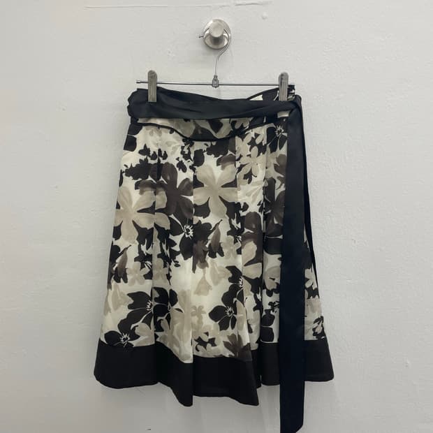 Deep brown floral flare skirt