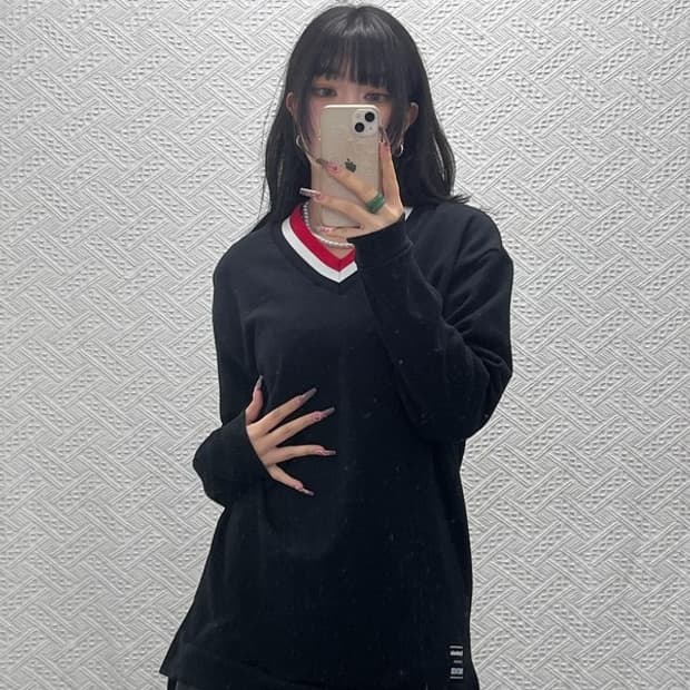 리복 빈티지 캐주얼 레트로 배색 브이넥 맨투맨 L C11733