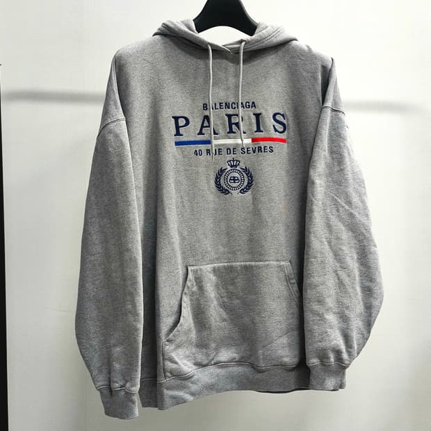 발렌시아가 파리스 후드티
사이즈 M / 사용감 적음