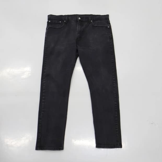 Levi’s 512 Black Slim Taper Jeans