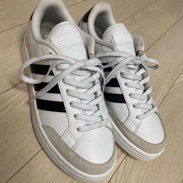 아디다스 그랜드 코트 SE (FW3277)