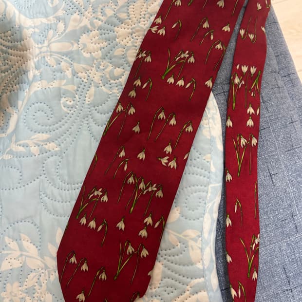 던힐 꽃 넥타이