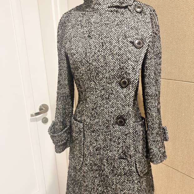 비비안웨스트우드 해링본 비대칭 코트