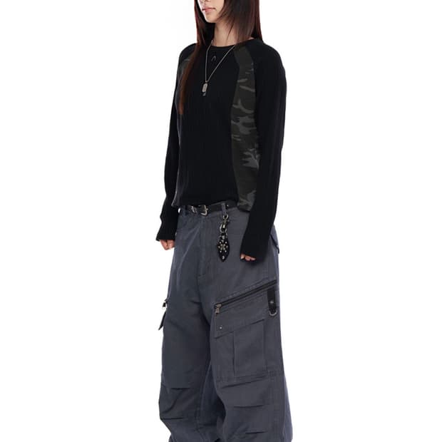 아캄 Knee Pin-Tuck Zippered Cargo Pants 1
