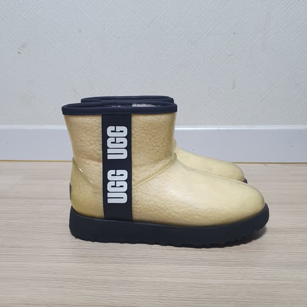 UGG 어그 클래식 부츠 230