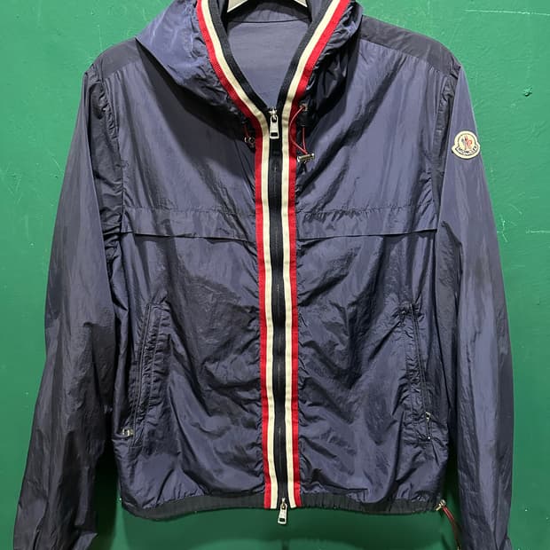 몽클레어 나일론 바람막이 3사이즈