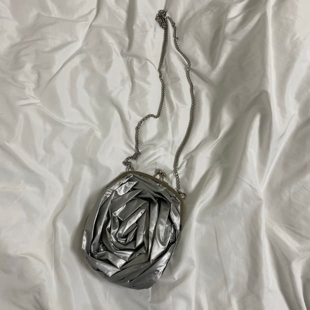 생긴 스튜디오 Saengin Studios 로즈 실버백