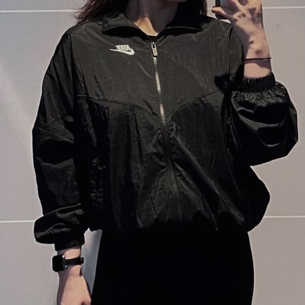 나이키 에센셜 바람막이 블랙 [M] 