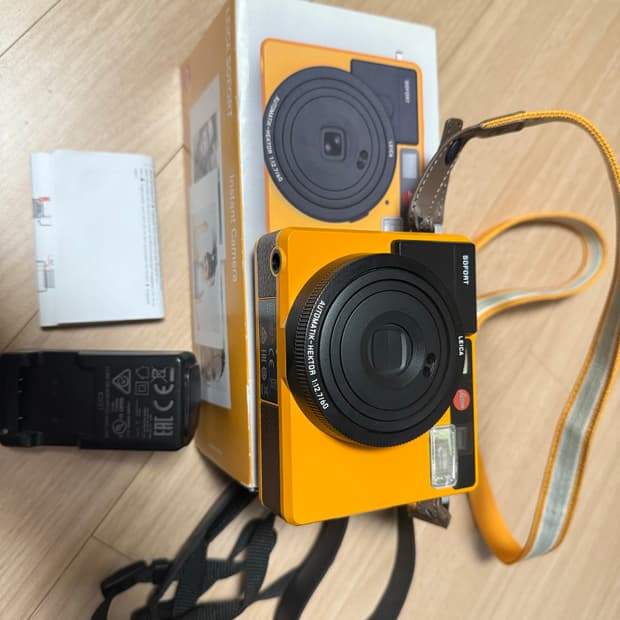 라이카 폴라로이드 오렌지