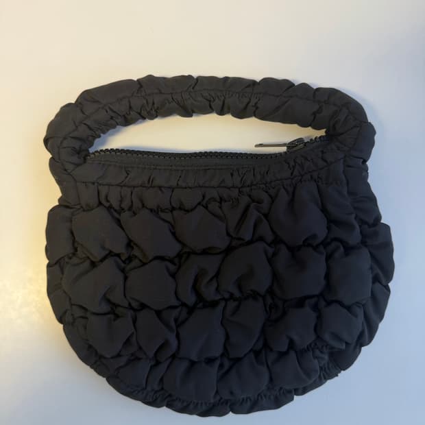 COS 퀼팅백 미니 블랙