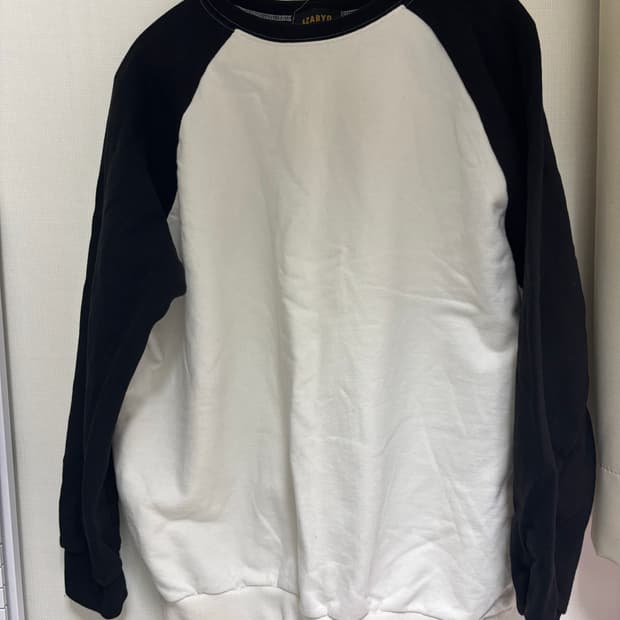 라운드넥 나그랑 배색 맨투맨 