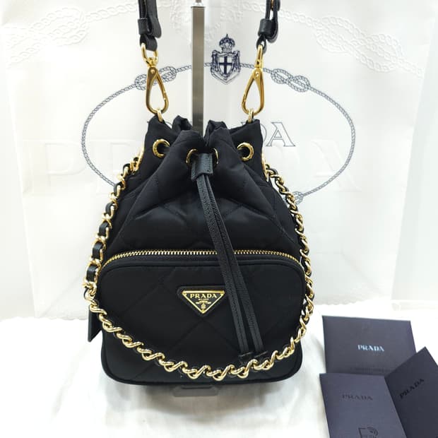 [정품] 프라다 리에디션 1995 리나일론 체인 퀼팅 버킷백 1BH038