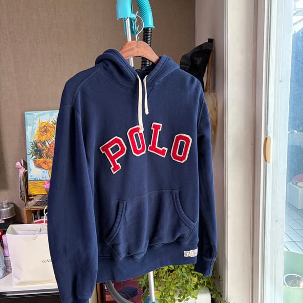 폴로 신형라벨 자수후드티