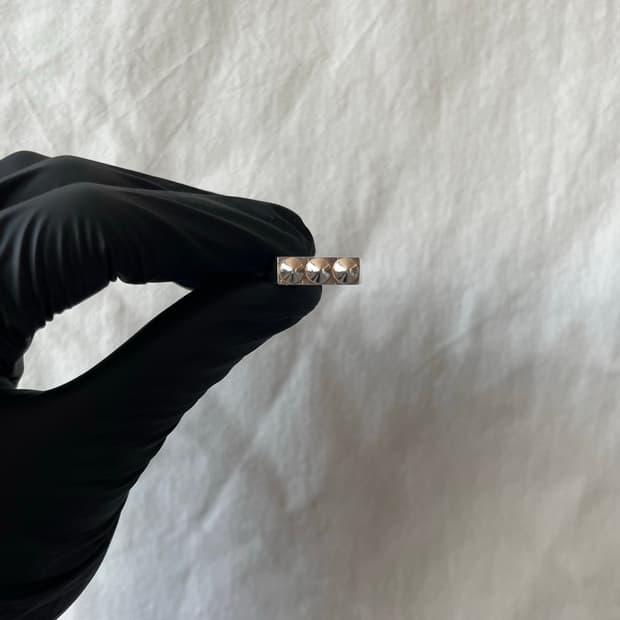 LAD MUSICIAN STUDS RING