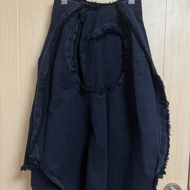 (S) Comme des Garcons shape skirt