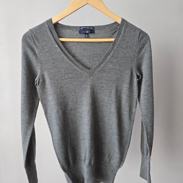 GAP 이탈리안 메리노울 회색 브이넥 가디건