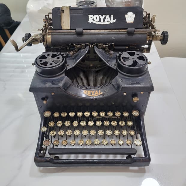 미 1910년대 빈티지 타자기

