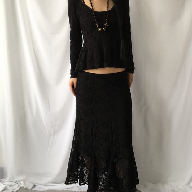 Flower pattern lace point sleeve