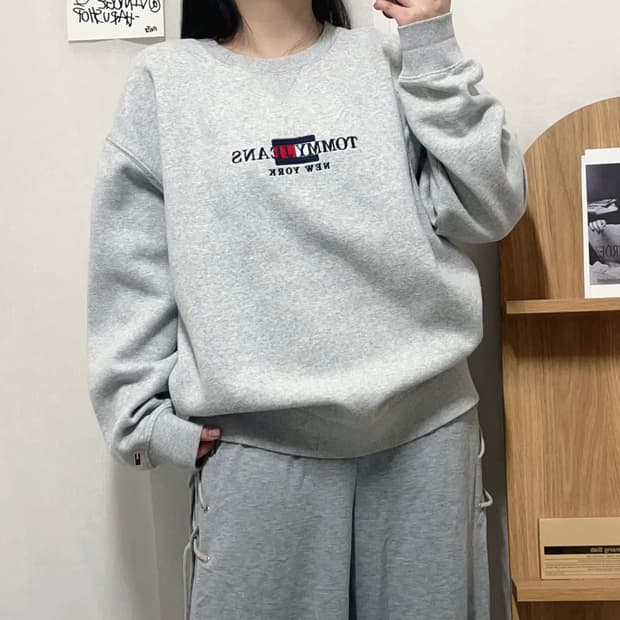 [정품] 타미 그레이 중앙로고 기모 맨투맨 [ XL ]