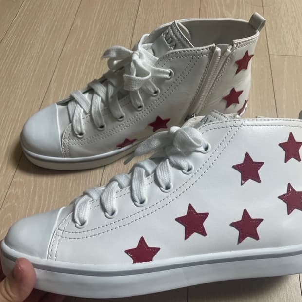 프라다 스타 하이탑 스니커즈