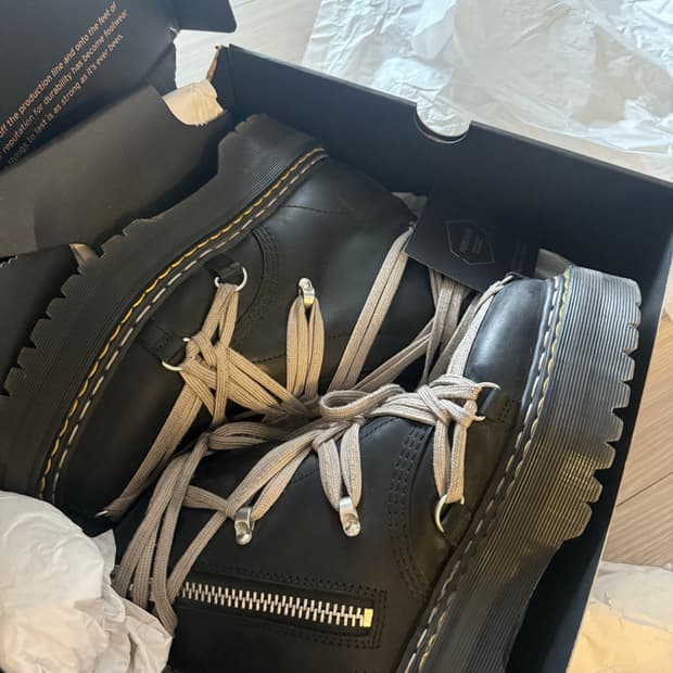 릭오웬스 닥터마틴 1460 쿼드 솔 메가 레이스 부츠