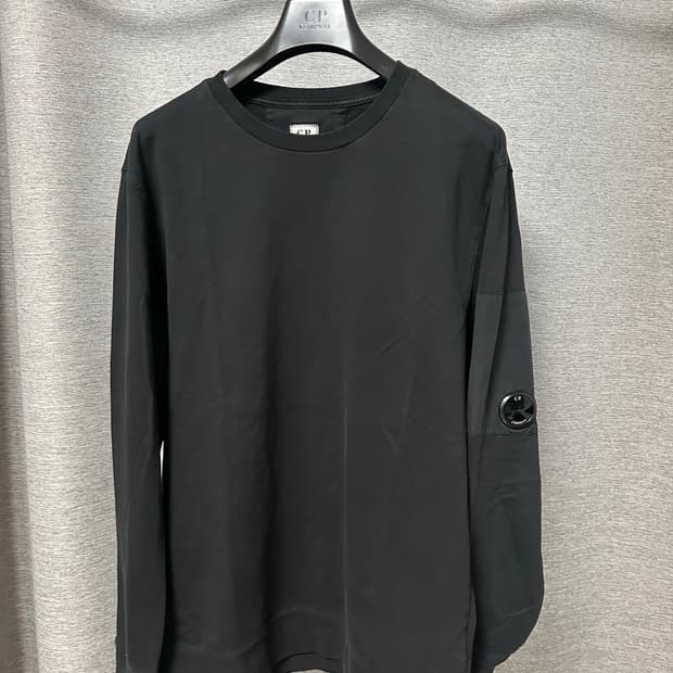 CP컴퍼니 맨투맨 블랙 (XL)