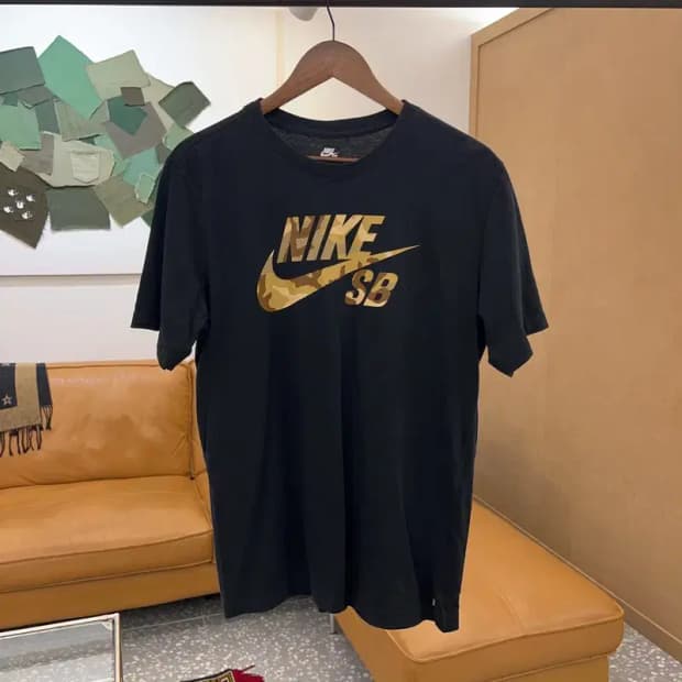 나이키 sb 카모 푸츄라 프린팅 반팔티 95 C04045