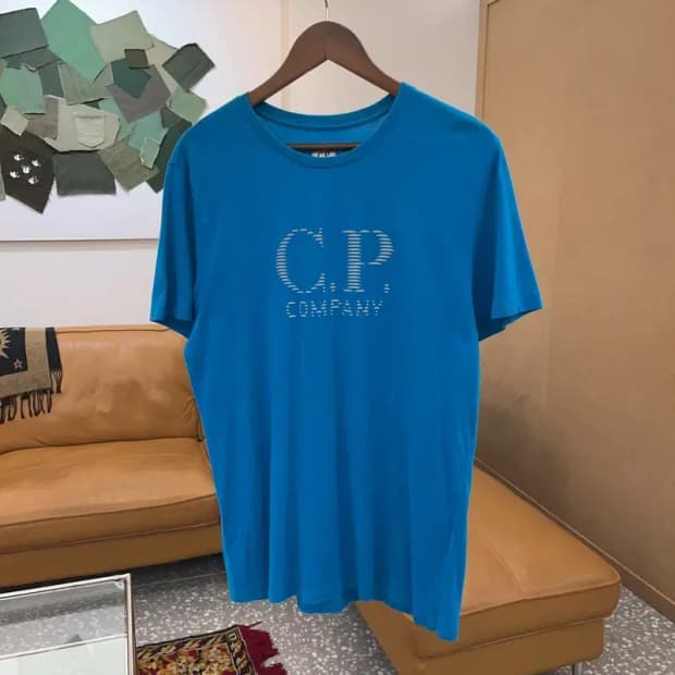씨피컴퍼니 CP컴퍼니 빅로고 프린팅 반팔티 95 C04062