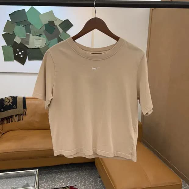 나이키 센터로고 자수로고 크롭 반팔티 95 C04063