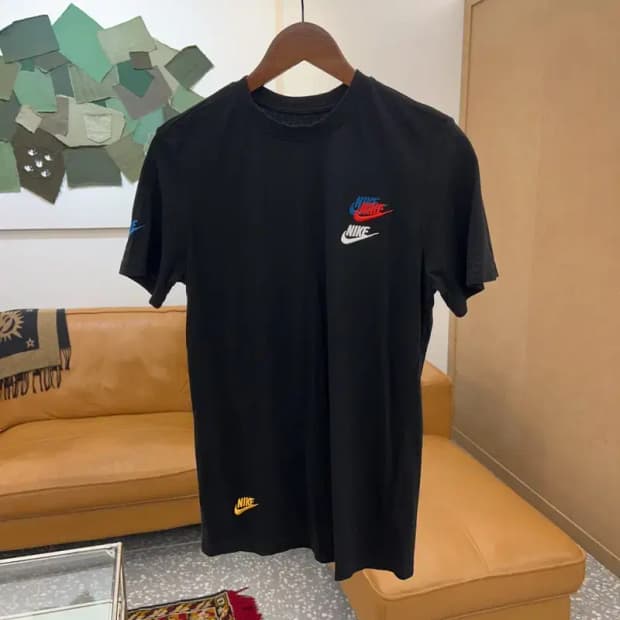 나이키 멀티스우시 자수로고 반팔티 90 C04077
