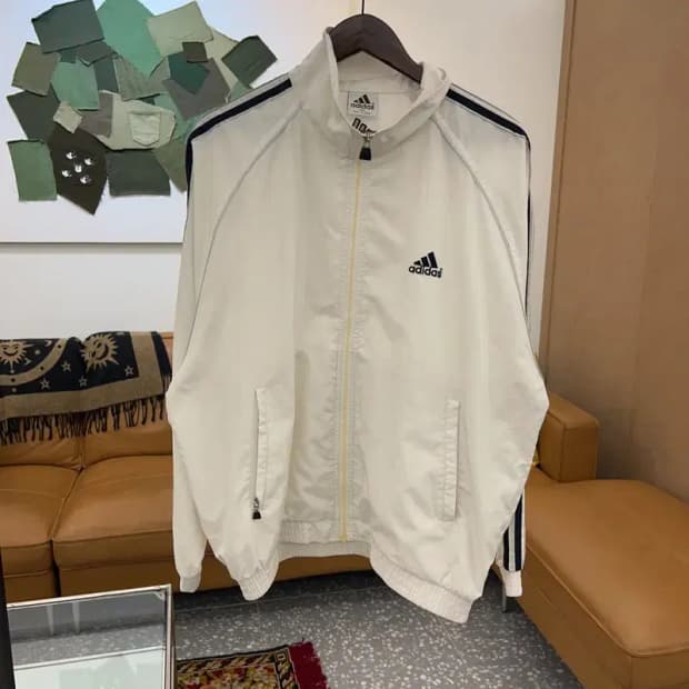 아디다스 올드스쿨 삼선 오버핏 바람막이 자켓 105 C04746