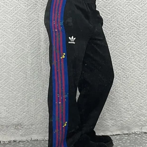 아디다스 팜리오 리폼 플라워 자수 삼선 트랙팬츠 XS C06547