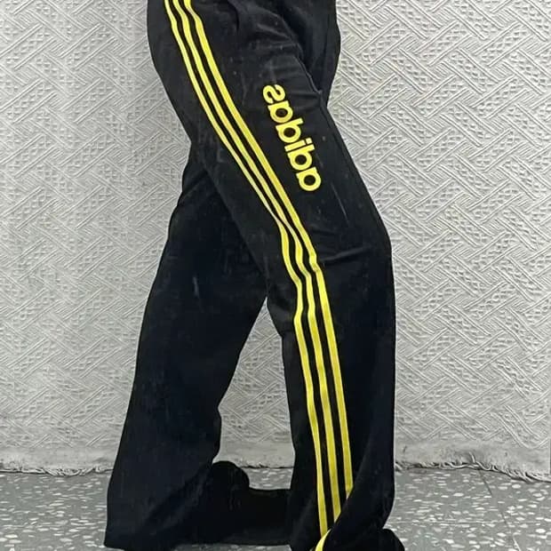 아디다스 대장급 00's 미드로고 블랙 옐로우 트랙팬츠 95 C06716