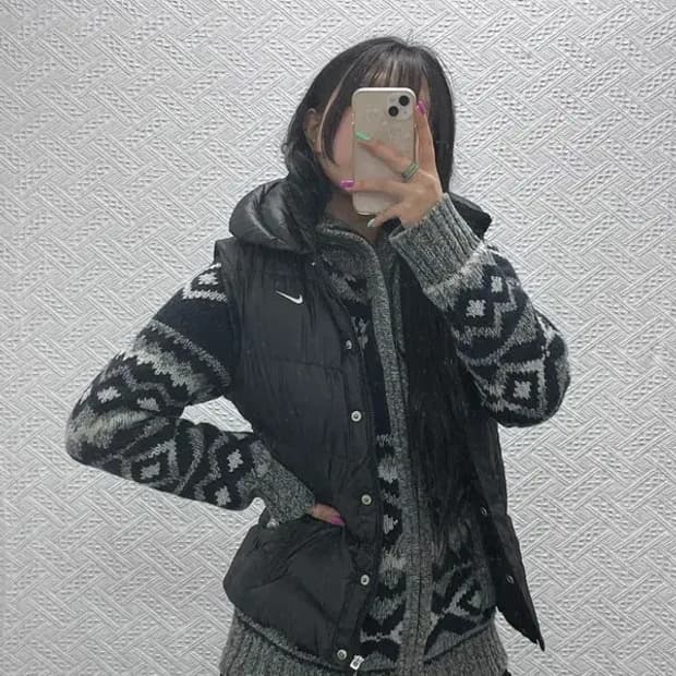 나이키 올드스쿨 더블넥 슬림핏 패딩 조끼 M C07258