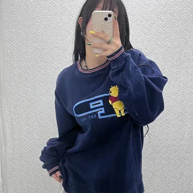 디즈니 푸우 유니크 희귀 키치 자수로고 맨투맨 C07407