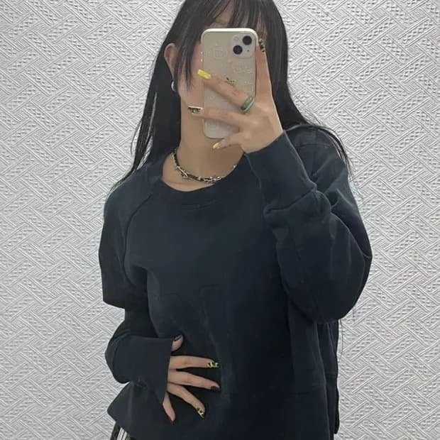 나이키 올드스쿨 드라이핏 빅로고 세미크롭 기모 맨투맨 L C07575