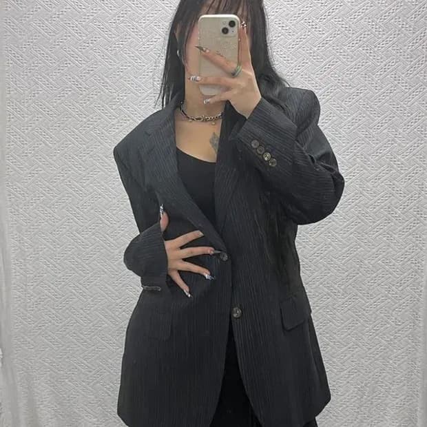 지방시 모던시크 스트라이프 테일러드 블레이저 39R C07598