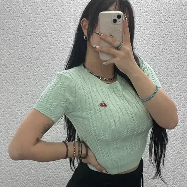 키르시 키치 체리로고 피스타치오 그린 반팔 니트 1 C07604