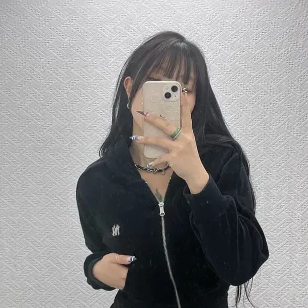 MLB 뉴욕양키스 벨벳 슬림핏 크롭 후드집업 XS C07700