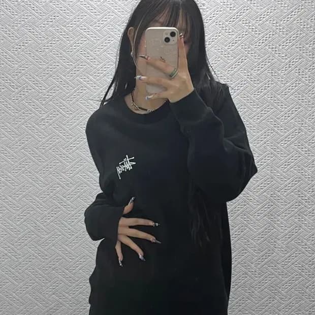 스투시 정품 베이직로고 오버핏 기모 스웻셔츠 맨투맨 100 C06293