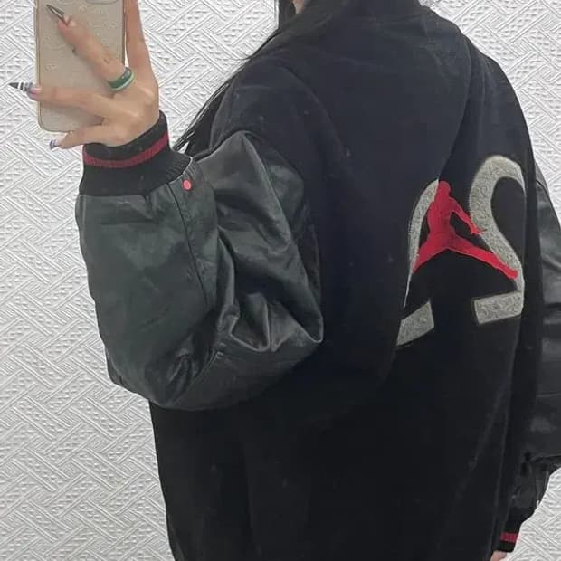 나이키 올드스쿨 90's 점프맨 레더 바시티 자켓 100 C07737