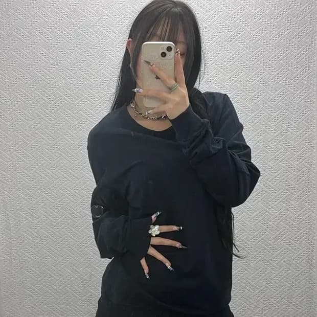 씨피컴퍼니 빈티지 모던시크 와펜 롱슬리브 맨투맨 100 C07801