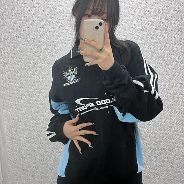 배드블러드 블록코어 싸커 캠프 키치 패널 맨투맨 M C07838