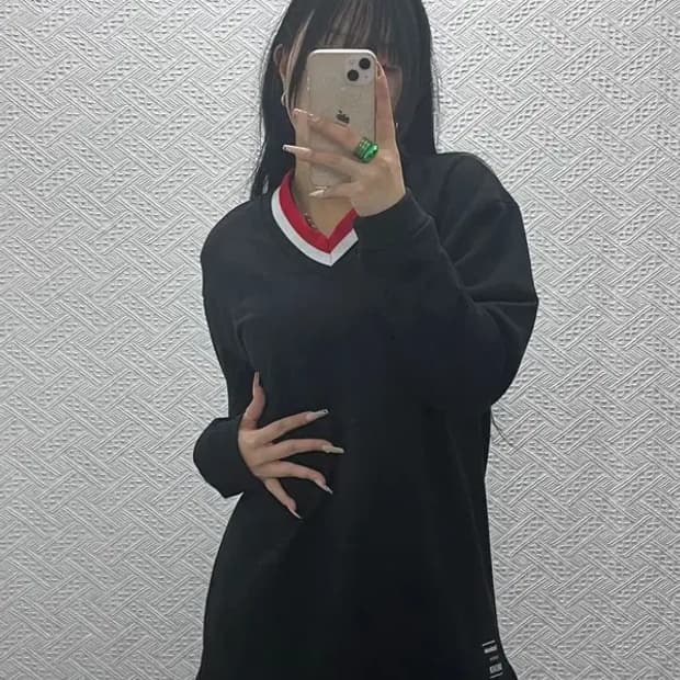 리복 클래식 레트로 배색 브이넥 롱 맨투맨 L C08345