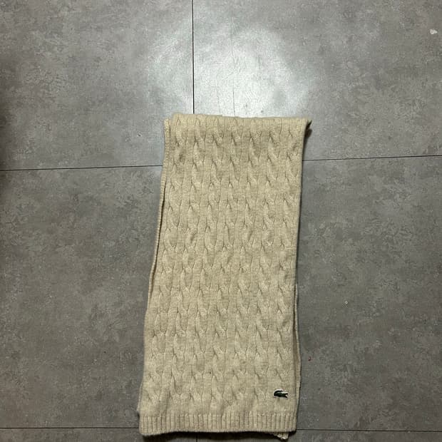 라코스테 아이보리  컬러 케이블 짜임 울 머플러 