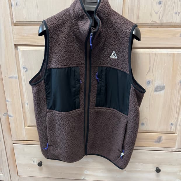 나이키 acg 악틱 울프 베스트 L